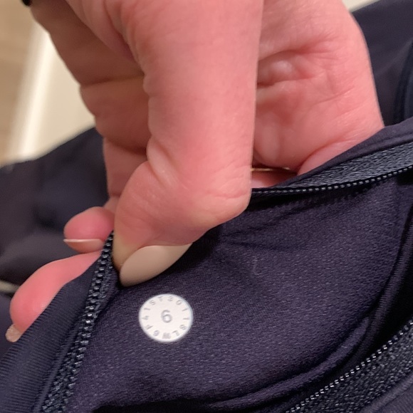 23” Navy Lululemon Fast & Free Legging - Picture 10 of 10